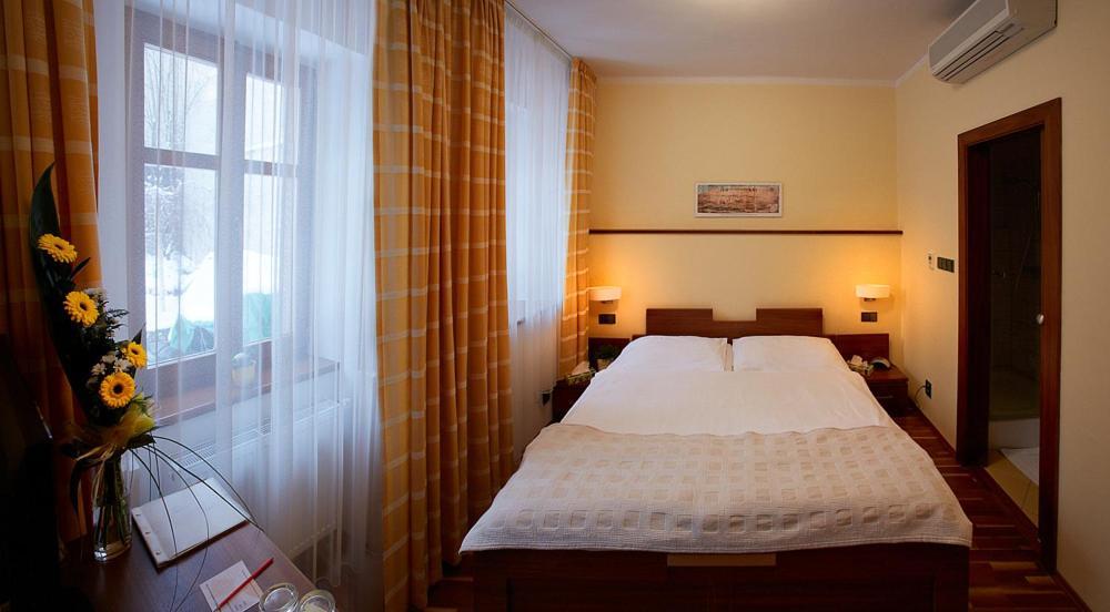 Hotel Penzion Na Hrade Olomouc Quarto foto